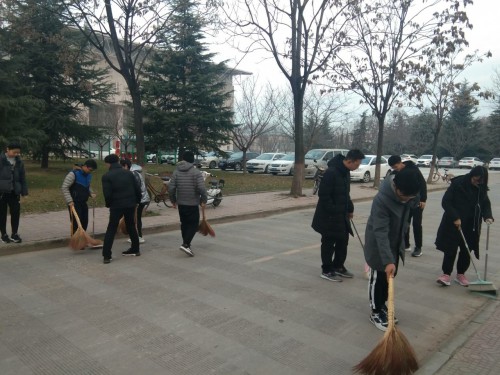 67fb3f2b506542d685f2518975e01f33.jpg 清扫北绣附近.jpg