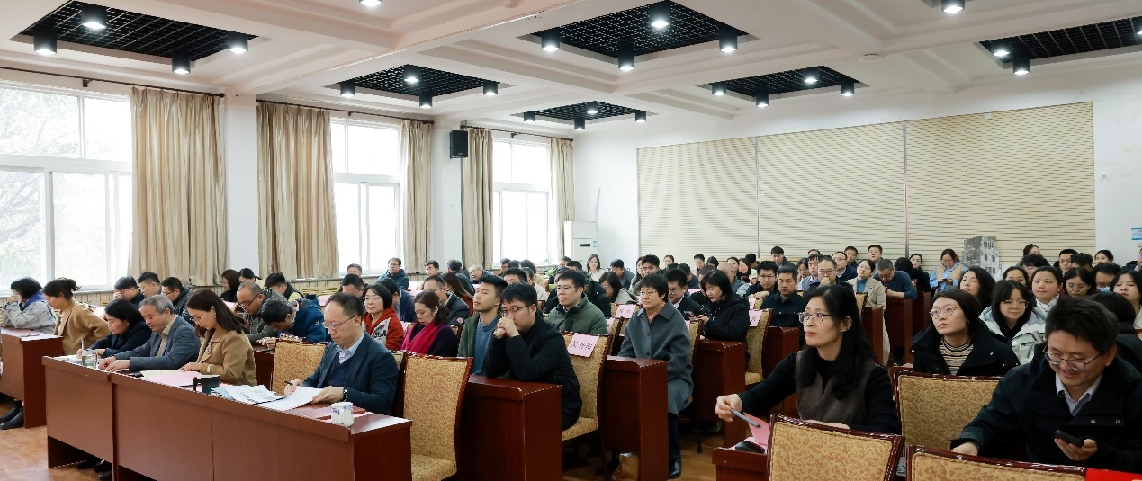 ai换脸明星
召开教职工大会  凝心聚力共绘高质量发展新蓝图