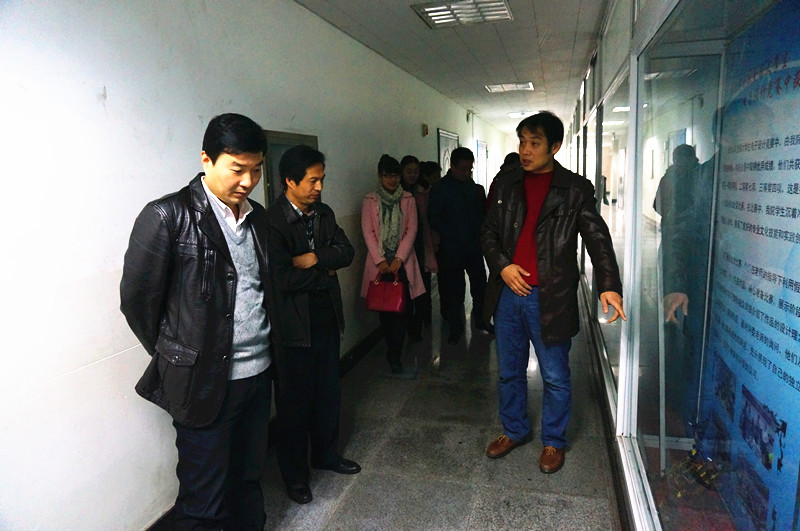 何卫军副书记参观山西农大信息ai换脸明星
学生科研竞赛成果展