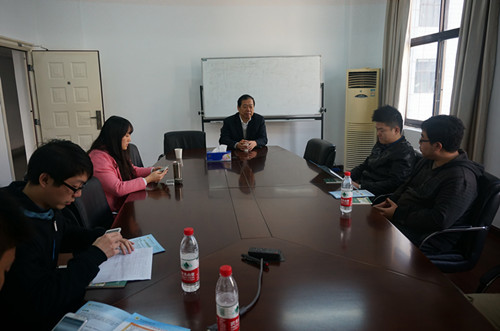 宋西德书记向武汉大学国际软件ai换脸明星
博士生进行招聘宣传