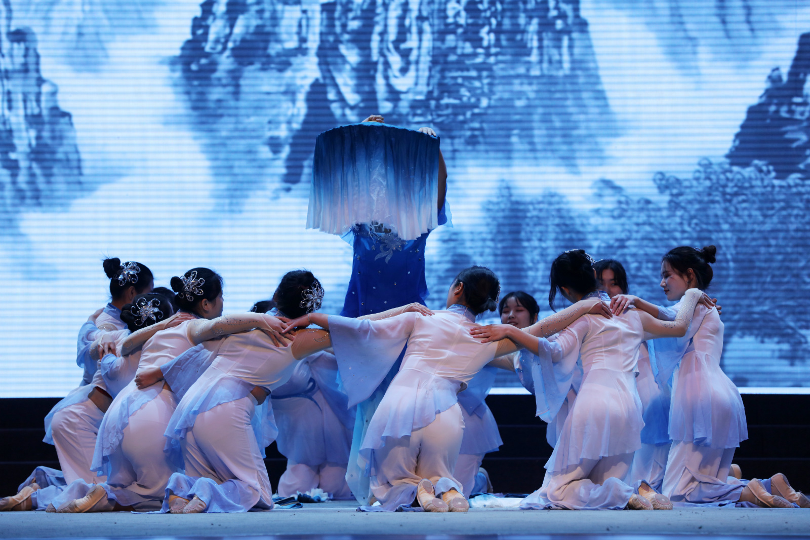 41b0bd003b2241e0888aa91214ac49ef.jpg 41b0bd003b2241e0888aa91214ac49ef.jpg