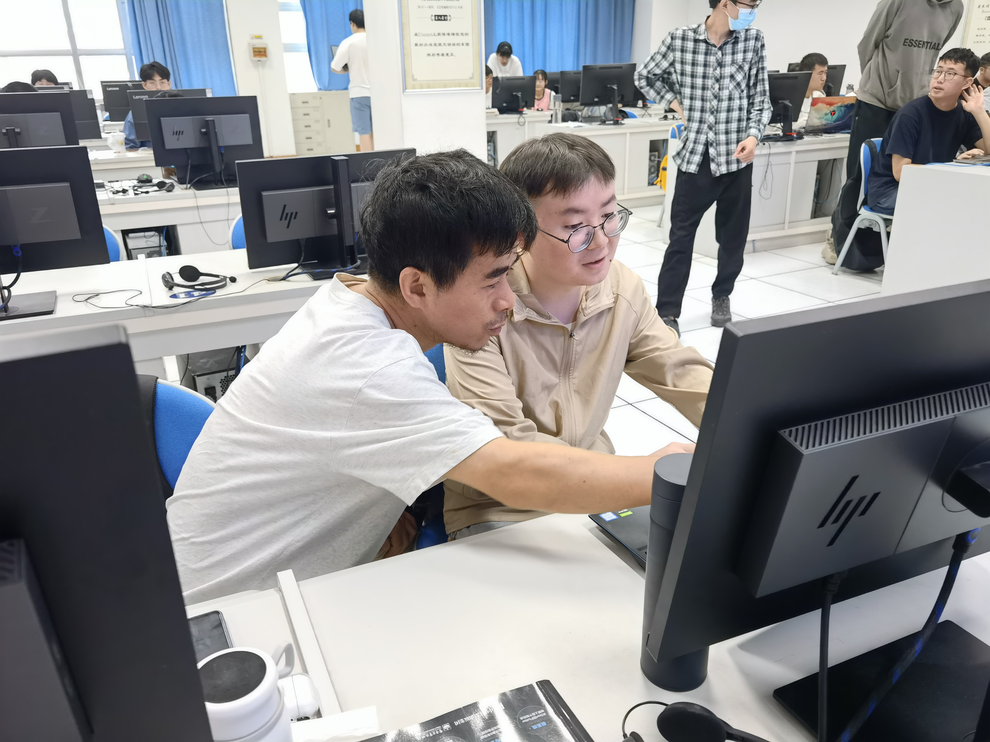 a7ce2003eee044de960bb53415fabcec.jpg a7ce2003eee044de960bb53415fabcec.jpg